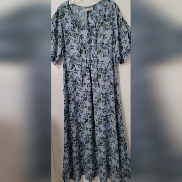 New Tiare Hawaii Blue Maxi Floral Print Short Sleeve Kaftan Maxi Dres Size OS - Picture 3 of 16